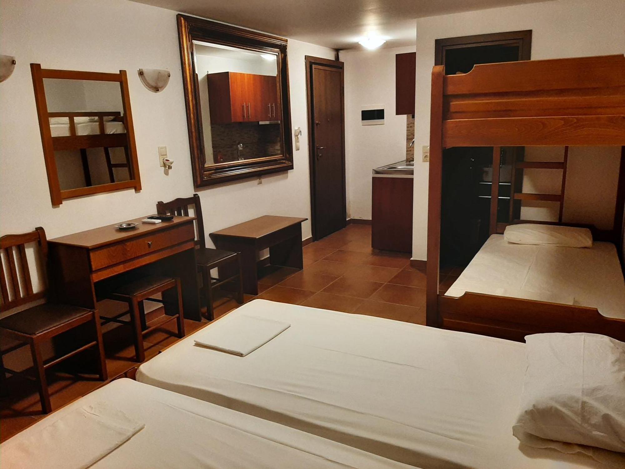 Hotel Kosmas Sarti Rum bild